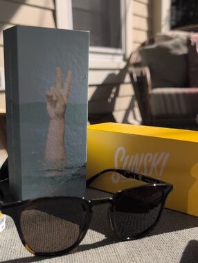 Sunski Women’s Black Tortoise Sunglasses
